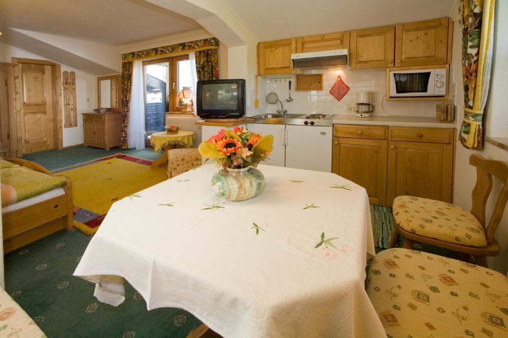 Haus Alpengluehn Apartamento Abtenau Quarto foto